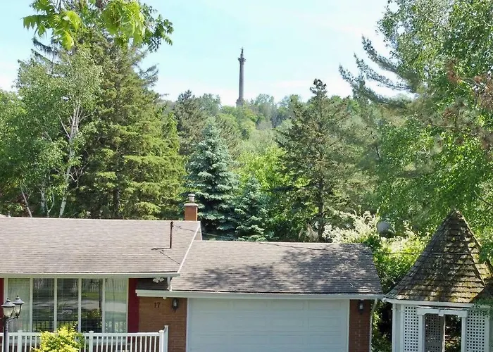 Cozie Cottage At Niagara-On-The-Lake