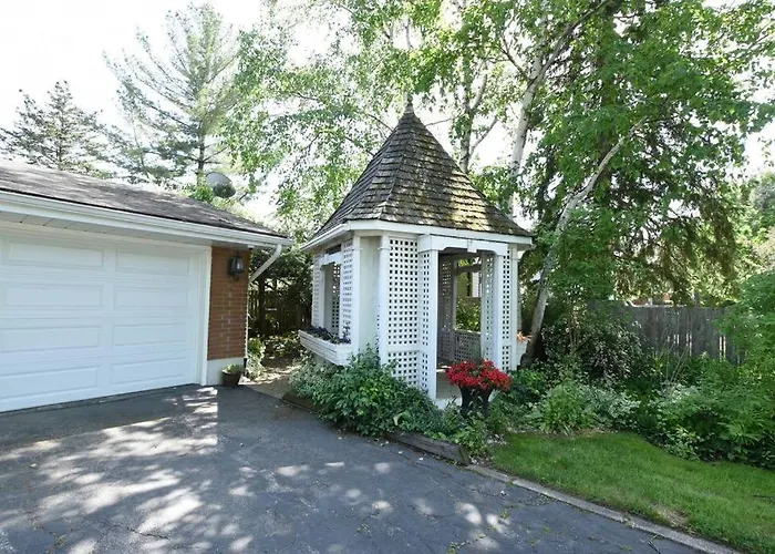 Cozie Cottage At Niagara-On-The-Lake